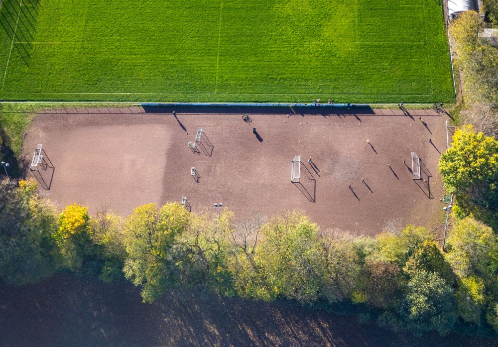 Aerial photograph Bochum - Ensemble of sports grounds Am Hillerberg in the district Hiltrop in Bochum at Ruhrgebiet in the state North Rhine-Westphalia, Germany