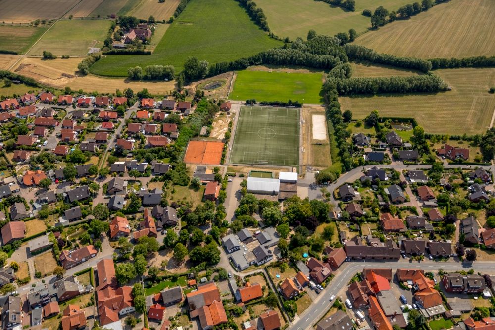Aerial image Everswinkel - Ensemble of sports grounds of DJK Rot-Weiss Alverskirchen on Rottkonp in Everswinkel in the state North Rhine-Westphalia, Germany