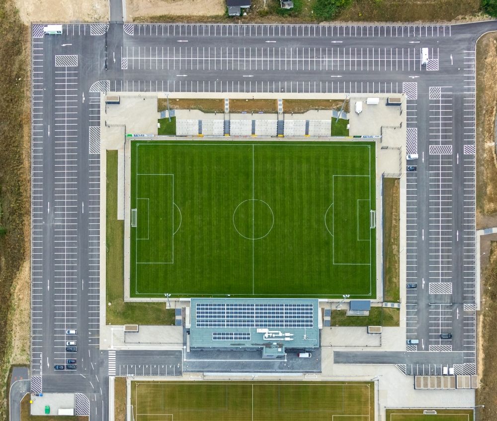 Velbert from the bird's eye view: Ensemble of sports fields and sports hall at the EMKA Sports Center Velbert in Velbert in the state of North Rhine-Westphalia, Germany
