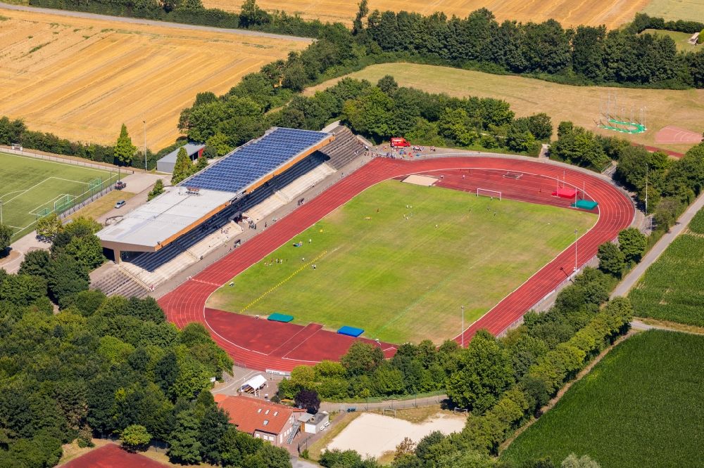 Aerial photograph Ahlen - Ensemble of sports grounds Sportpark Nord of HLZ in Ahlen in the state North Rhine-Westphalia, Germany