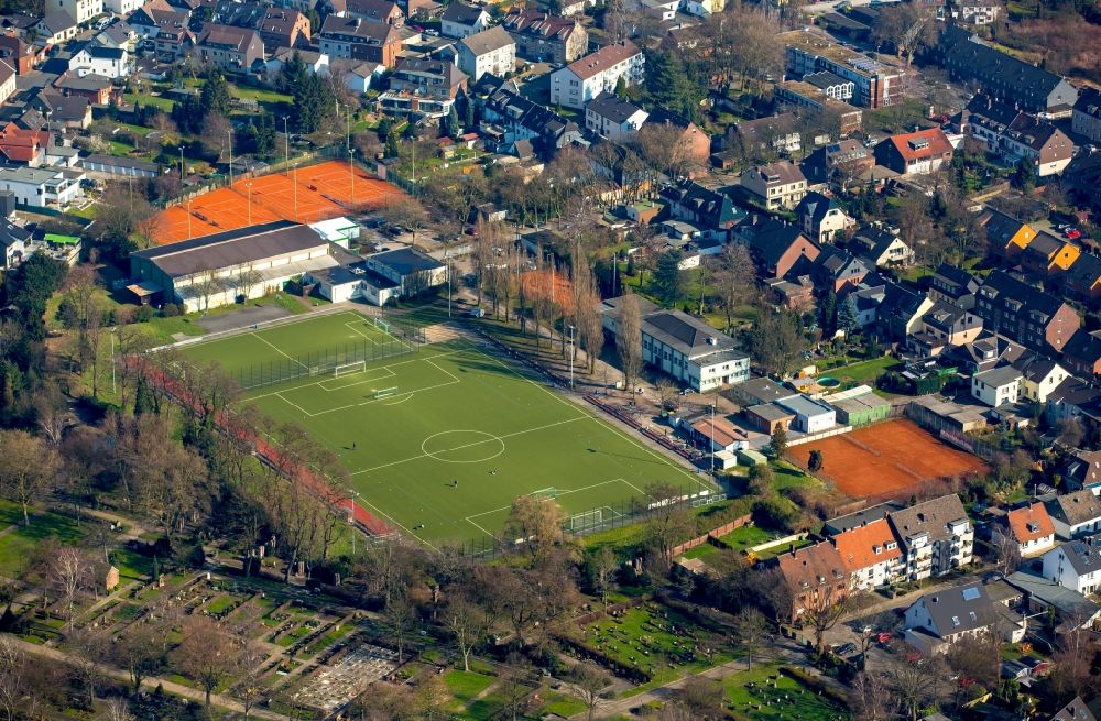 Aerial image Oberhausen - Ensemble of sports grounds des TuS Alstaden 1887/97 e. V. in Oberhausen in the state North Rhine-Westphalia