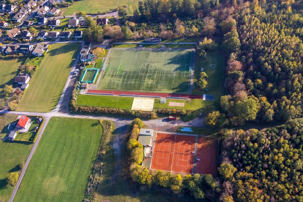 Aerial photograph Arnsberg - Ensemble of sports grounds of TuS Vosswinkel 1919 e. V. on Franziskusstrasse in Arnsberg in the state North Rhine-Westphalia, Germany