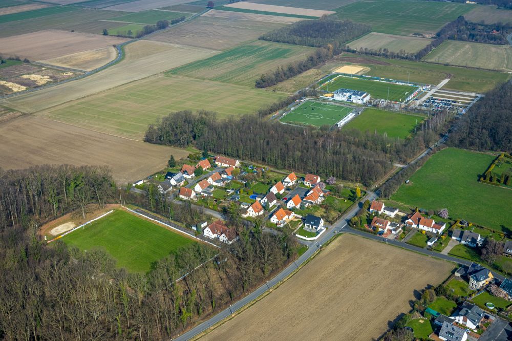 Aerial photograph Hamm - Ensemble of sports grounds of the sportsclub SV Westfalia Rhynern e.V. with football fields at An der Lohschule in Hamm in the state North Rhine-Westphalia