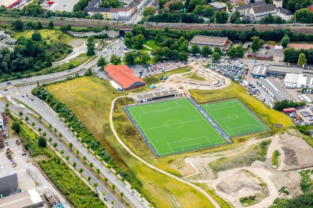 Essen from above - Ensemble of sports grounds between Haedenkampstrasse and Berthold-Beitz-Boulevard in Essen in the state North Rhine-Westphalia, Germany