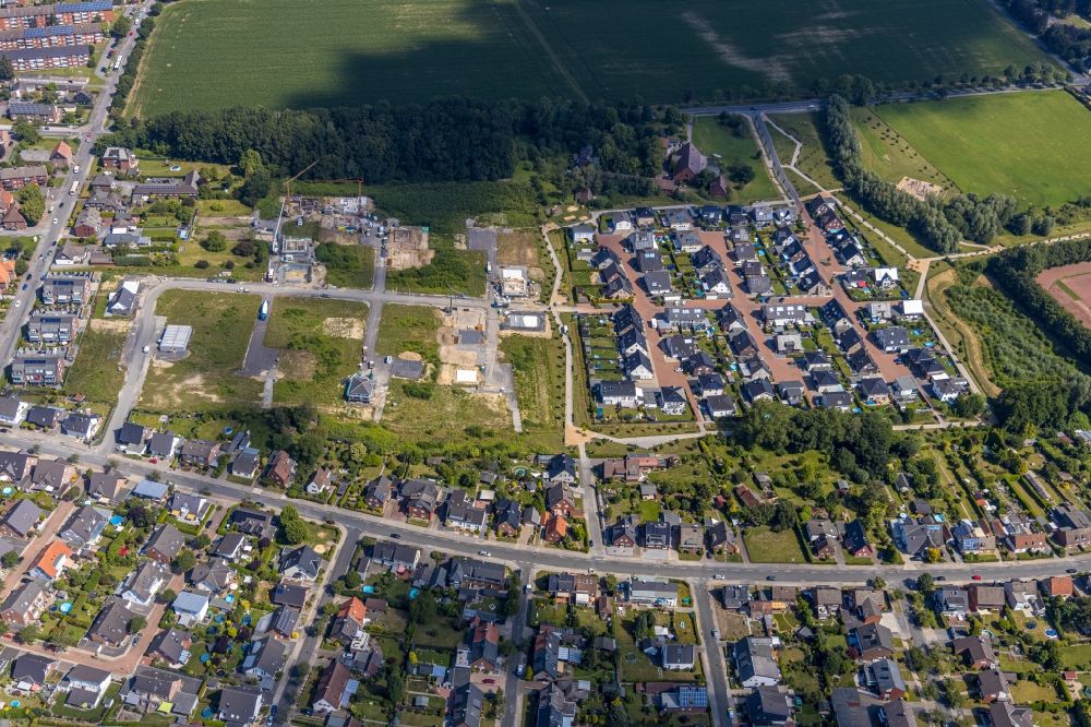 Aerial photograph Bockum-Hövel - Residential construction site of the new building of a multi-family housing development in the Wohnpark Schulze-Everding in the second construction phase in Bockum-Hoevel in the state of North Rhine-Westphalia, Germany