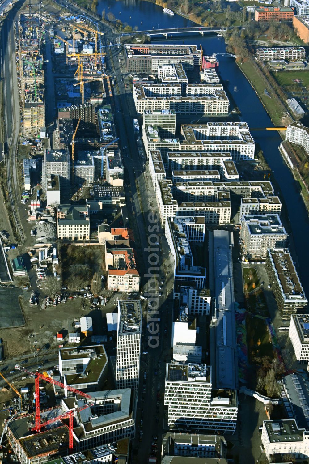 Berlin from the bird's eye view: Development area of industrial wasteland of Europa City along the Heidestrasse in the district Moabit in Berlin, Germany