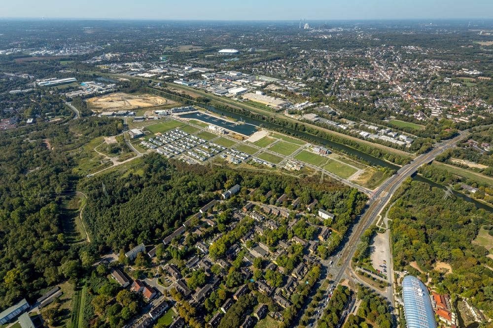 Gelsenkirchen from the bird's eye view: Site development area of the former Zeche Graf Bismarck / remodeling to new construction with residential neighborhoods on the Rhine-Herne Canal in Gelsenkirchen in North Rhine-Westphalia NRW