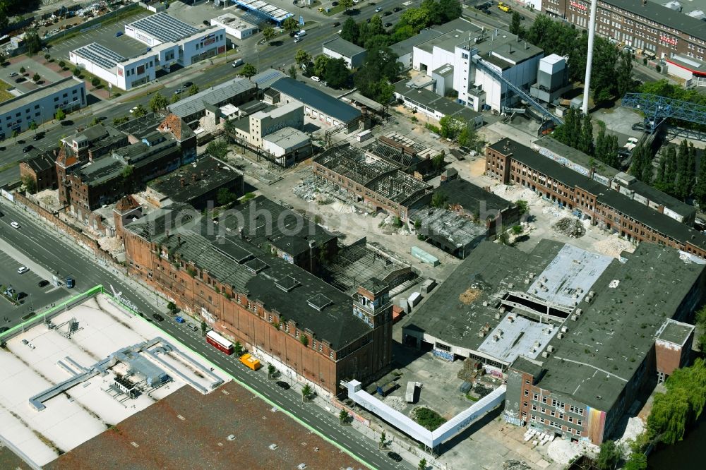 Aerial photograph Berlin - Development area of industrial wasteland of Baerenquell-Brauereigelaende on Schnellerstrasse in the district Niederschoeneweide in Berlin, Germany