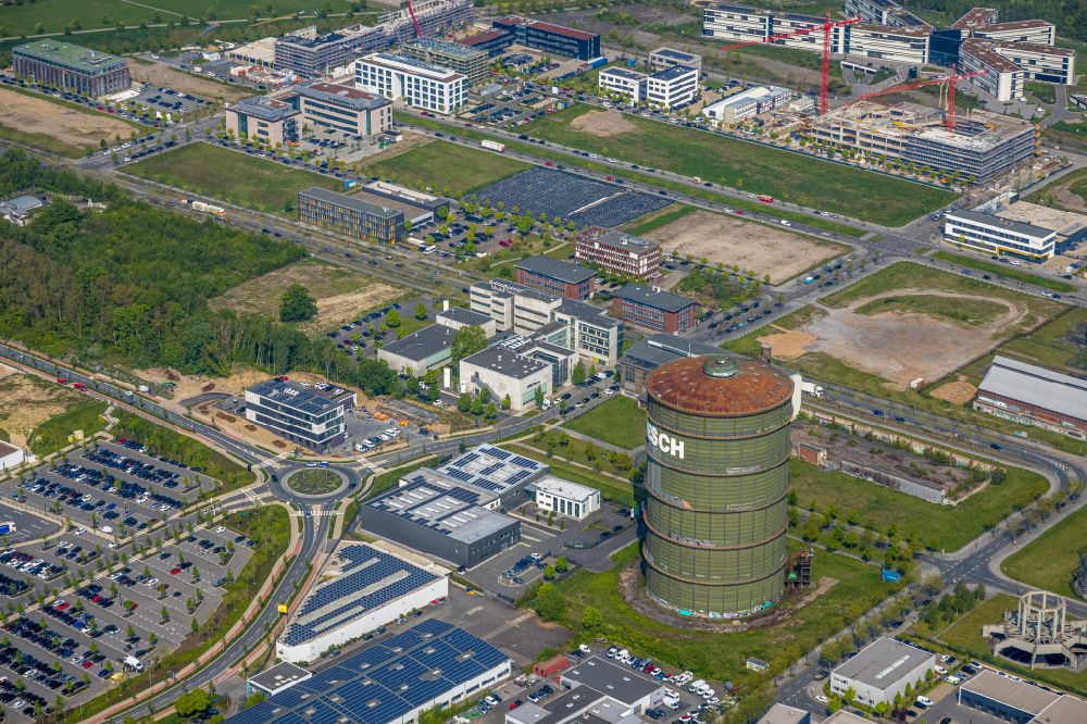 Aerial image Dortmund - Development area of industrial wasteland Kompetenzzentren the TechnologieZentrumDortmund on the future location PHOENIX West overlooking the Gasometer Phoenix West in Dortmund at Ruhrgebiet in the state North Rhine-Westphalia