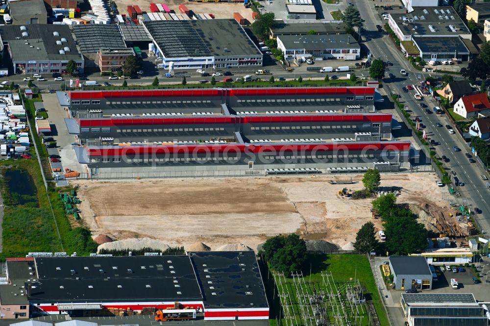 Nürnberg from the bird's eye view: Development area of industrial wasteland next to the building complex of the Hetzner Online GmbH on Sigmundstrasse in the district Hoefen in Nuremberg in the state Bavaria, Germany