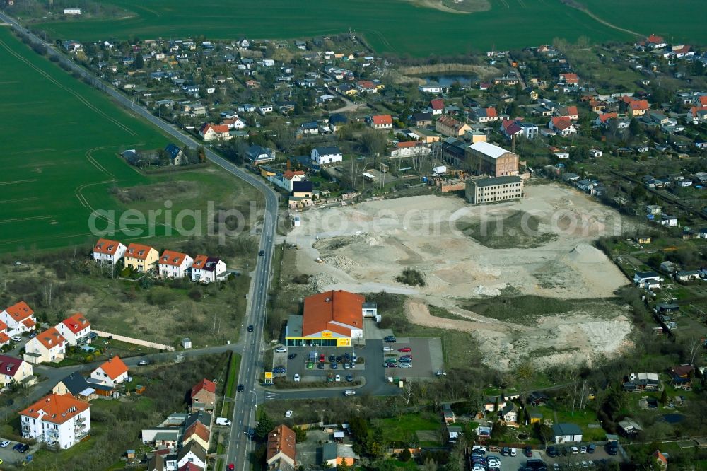 Dölau from the bird's eye view: Development area of industrial wasteland on Neuragoczystrasse in Doelau in the state Saxony-Anhalt, Germany