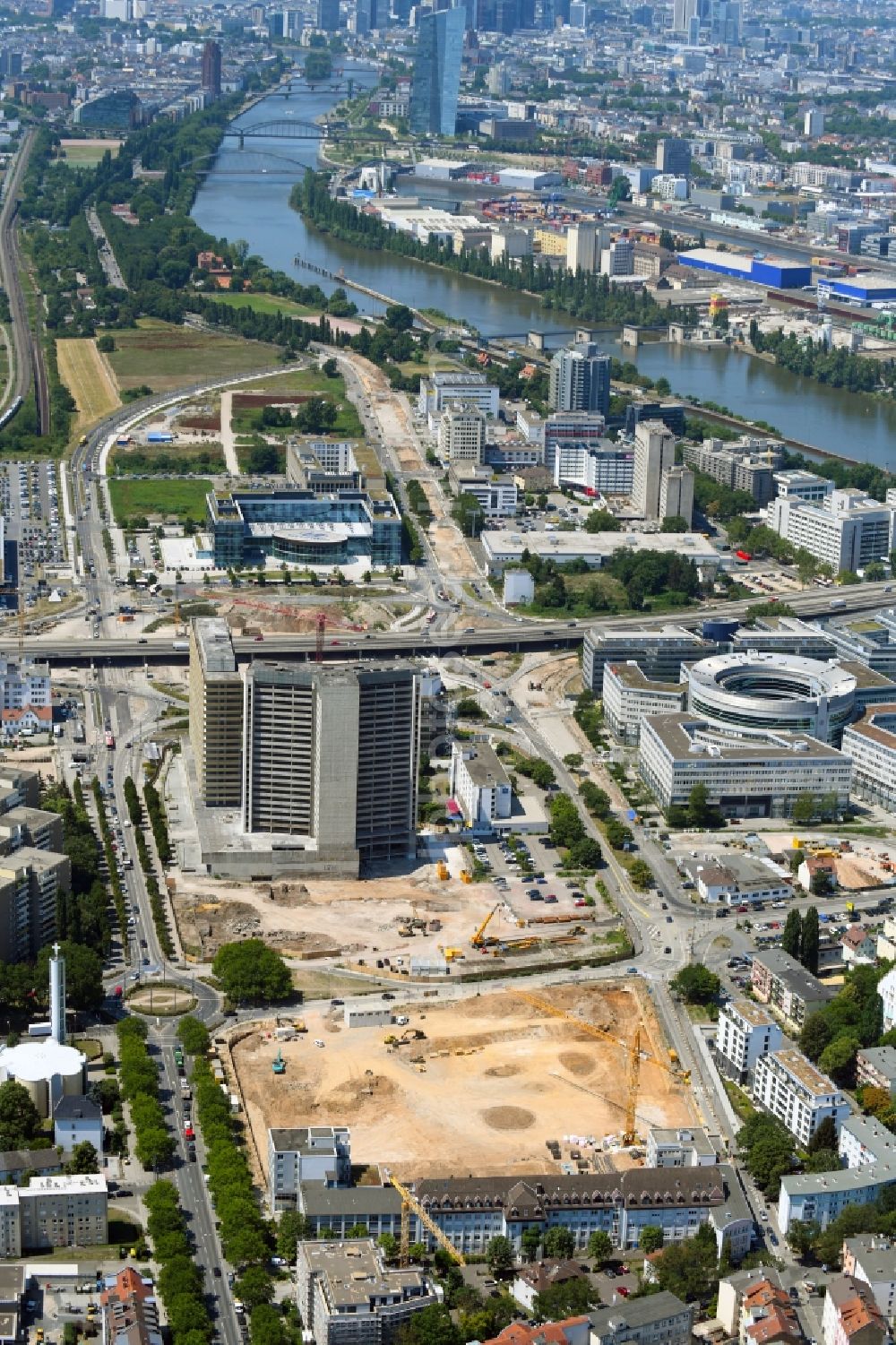Aerial image Offenbach am Main - Development area of industrial wasteland zum Stadtquartier Kaiserlei Quartier of CG - Group in Offenbach am Main in the state Hesse