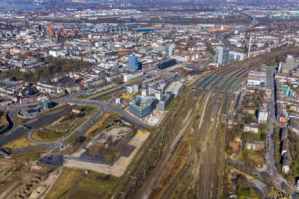 Aerial photograph Duisburg - Development area of the decommissioned and unused land and real estate on the former marshalling yard and railway station of Deutsche Bahn in the district Dellviertel in Duisburg in the state North Rhine-Westphalia