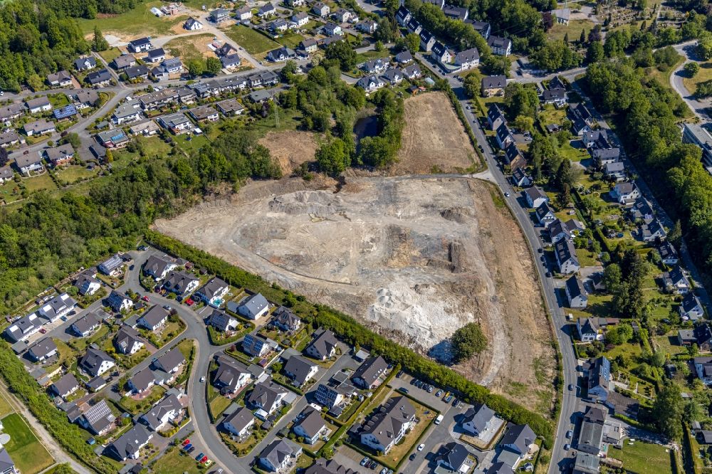 Aerial photograph Meschede - Developing field of residential and commercial space on the premises of the former brickworks on Waldstrasse in Meschede in the state North Rhine-Westphalia, Germany