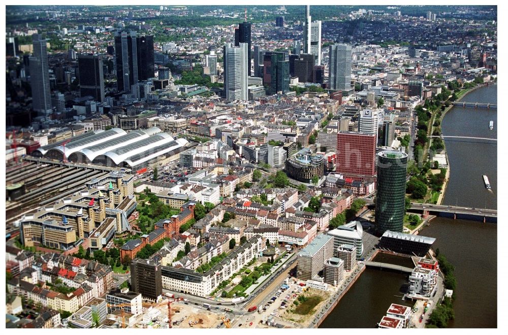 Aerial image Frankfurt am Main - Developing field of residential and commercial space on Main river in the district Gutleutviertel in Frankfurt in the state Hesse