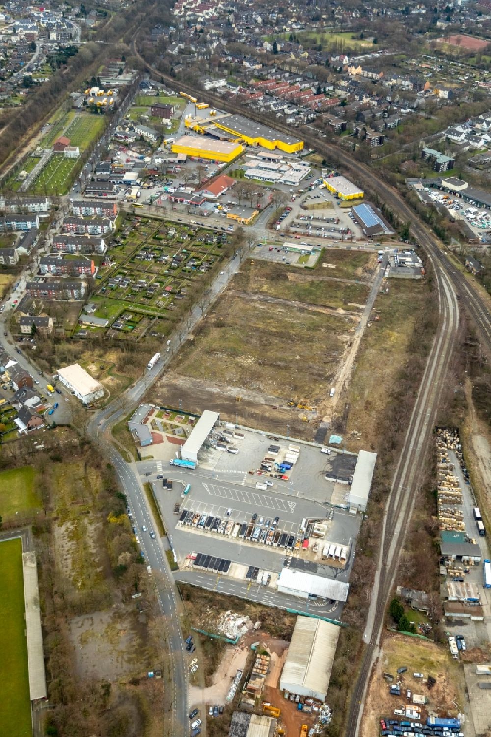 Aerial photograph Duisburg - Developing field of residential and commercial space Im Holtkamp in the district Hamborn in Duisburg in the state North Rhine-Westphalia