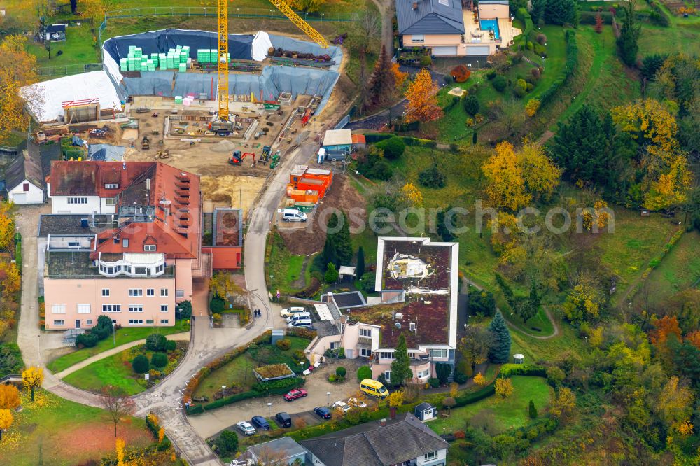 Ettenheim from the bird's eye view: New construction of a rehabilitation clinic on the clinical grounds of the district hospital Ortenauklinik on Robert-Koch-Strasse in Ettenheim in the state Baden-Wuerttemberg, Germany