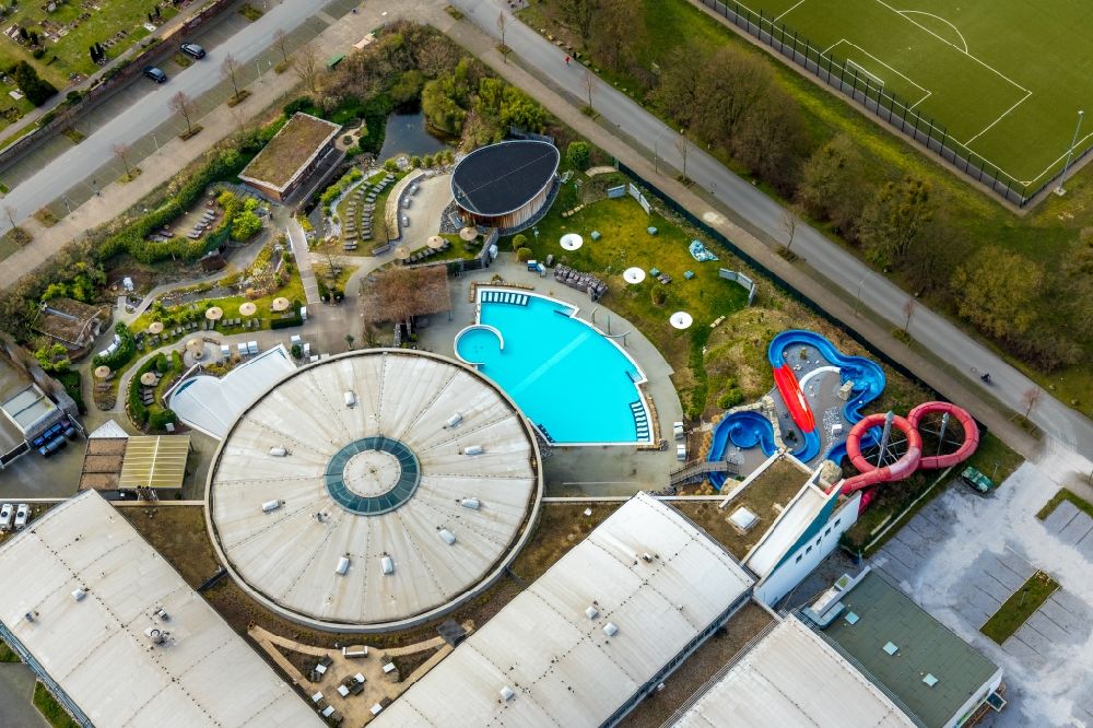 Aerial photograph Hamm - Maximare Bad Hamm GmbH thermal spa complex with outdoor pool and slide on Juergen-Graef-Allee in Hamm in the state of North Rhine-Westphalia