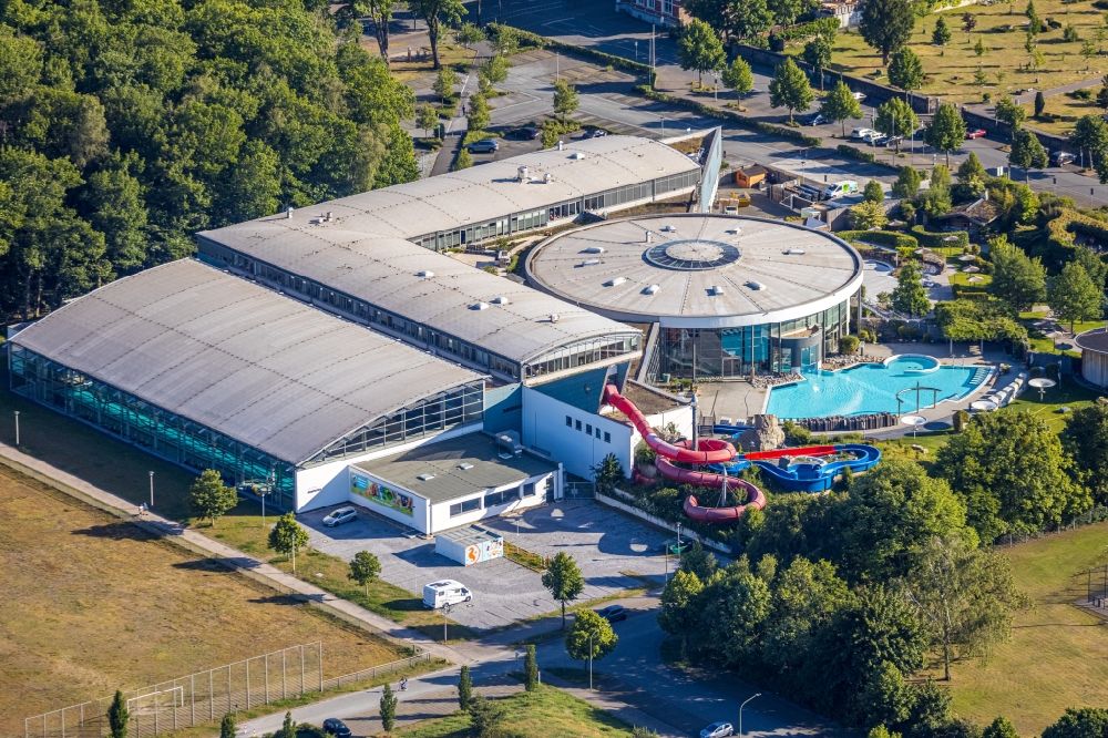 Hamm from the bird's eye view: Maximare Bad Hamm GmbH thermal spa complex with outdoor pool and slide on Juergen-Graef-Allee in Hamm in the state of North Rhine-Westphalia