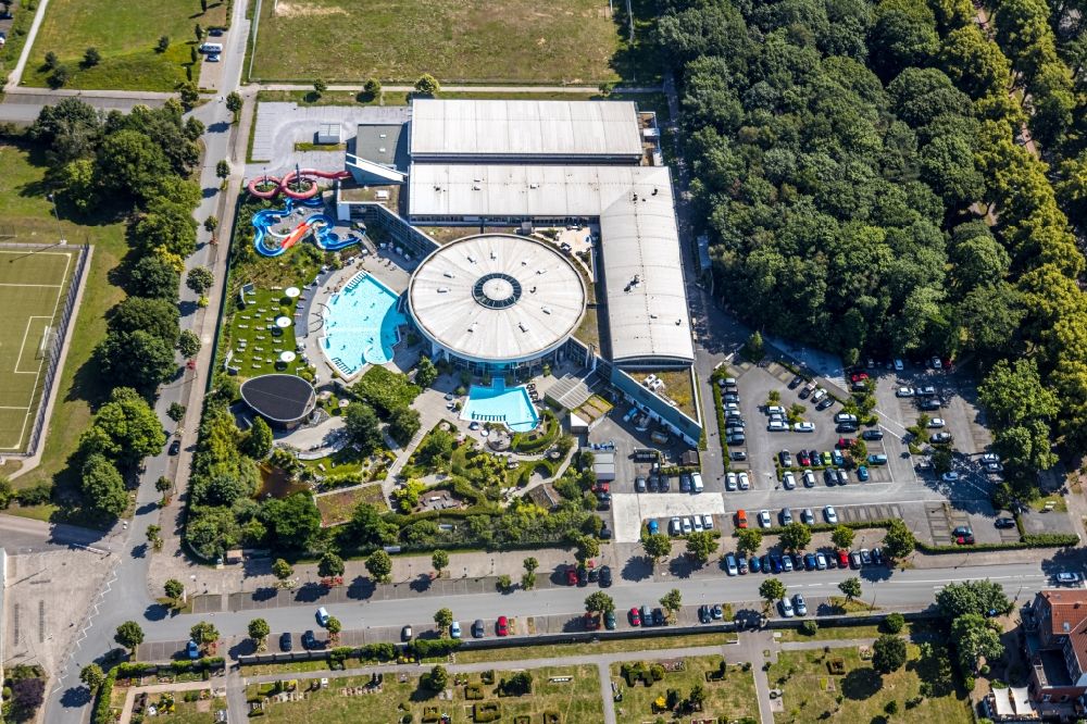 Hamm from above - Maximare Bad Hamm GmbH thermal spa complex with outdoor pool and slide on Juergen-Graef-Allee in Hamm in the state of North Rhine-Westphalia