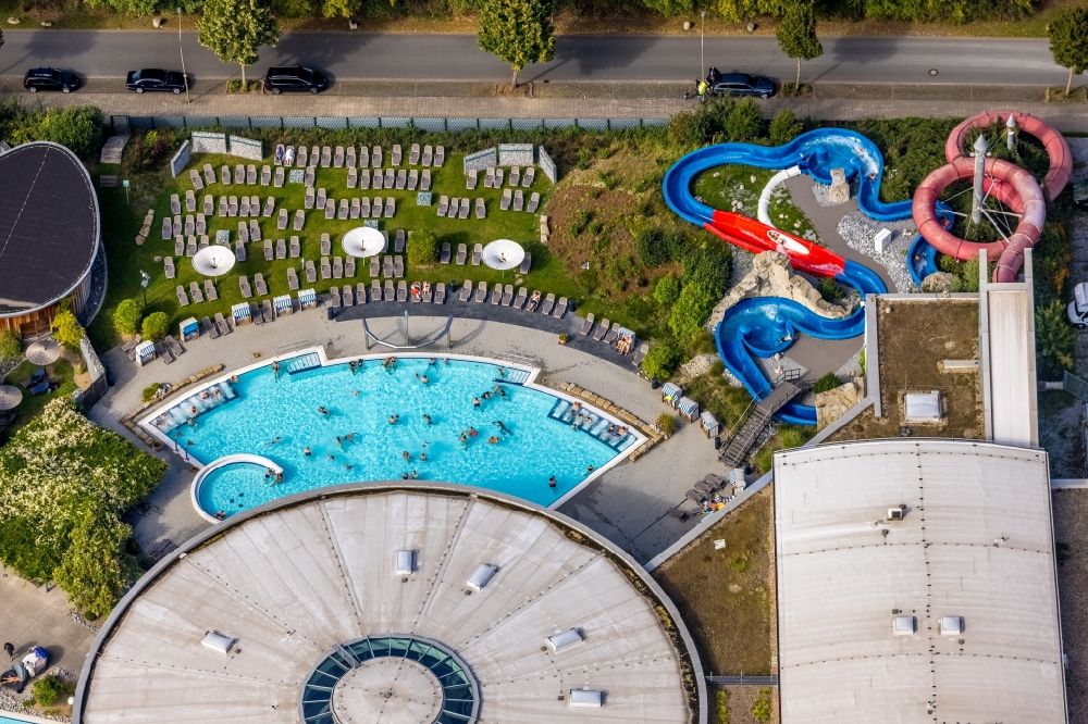 Aerial image Hamm - Maximare Bad Hamm GmbH thermal spa complex with outdoor pool and slide on Juergen-Graef-Allee in Hamm at Ruhrgebiet in the state of North Rhine-Westphalia