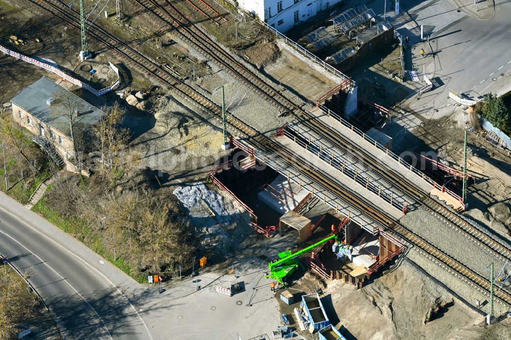 Aerial image Bernau - Construction site for the assembly of the replacement railway bridge structure for the routing of the railway tracks on Bahnhofsplatz in Bernau in the state Brandenburg, Germany