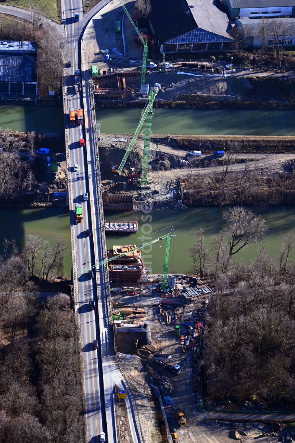 Aerial photograph München - Construction site for a new replacement building for the renovation, renewal and repair of the bridge structure of Isarbruecke on street Herzog-Heinrich-Bruecke in the district Freimann in Munich in the state Bavaria, Germany