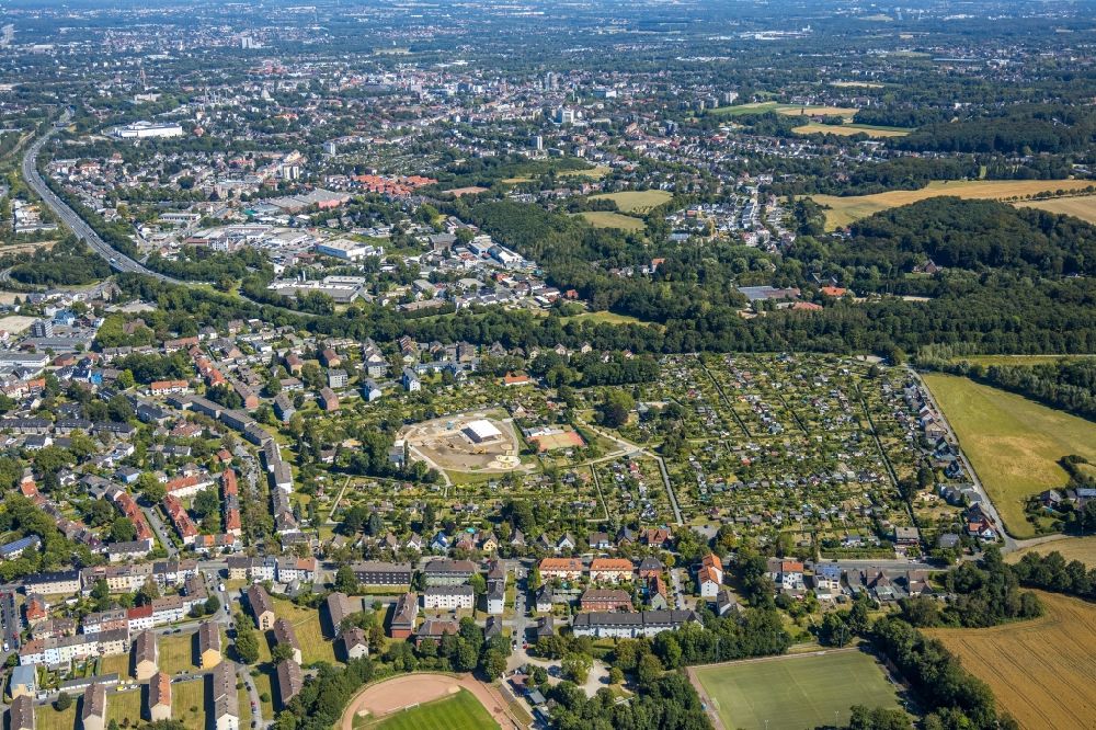 Bochum from above - Construction site with development and excavation work for a play, sports and recreation area on Heideweg in the district of Riemke in Bochum in the state of North Rhine-Westphalia, Germany