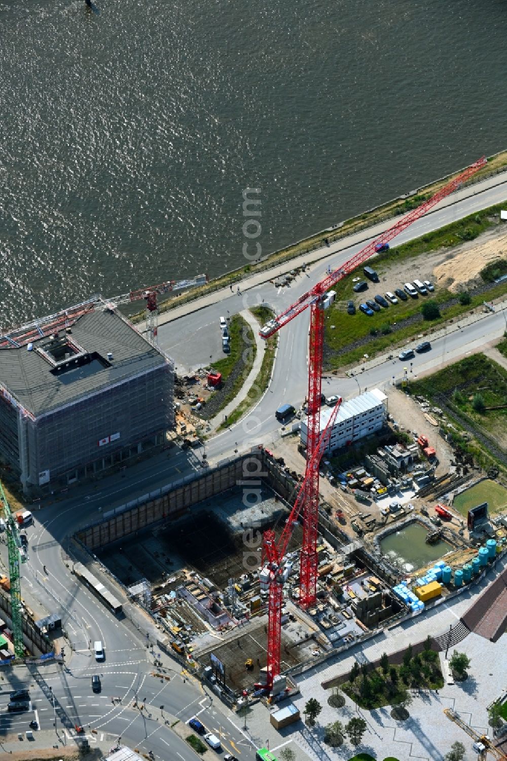 Aerial photograph Hamburg - Construction site with piling works for the foundation slab of a new building Kirchenpauerstrasse - Amerigo-Vespucci-Platz in the district HafenCity in Hamburg, Germany