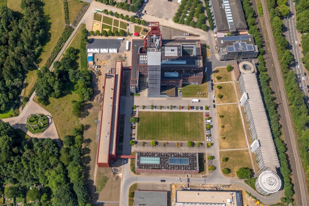 Aerial image Gelsenkirchen - Observation tower on the Office building of the administrative and business center of Vivawest Wohnen GmbH, headquartered in Nordsternpark on the former Nordstern colliery in Gelsenkirchen in North Rhine-Westphalia