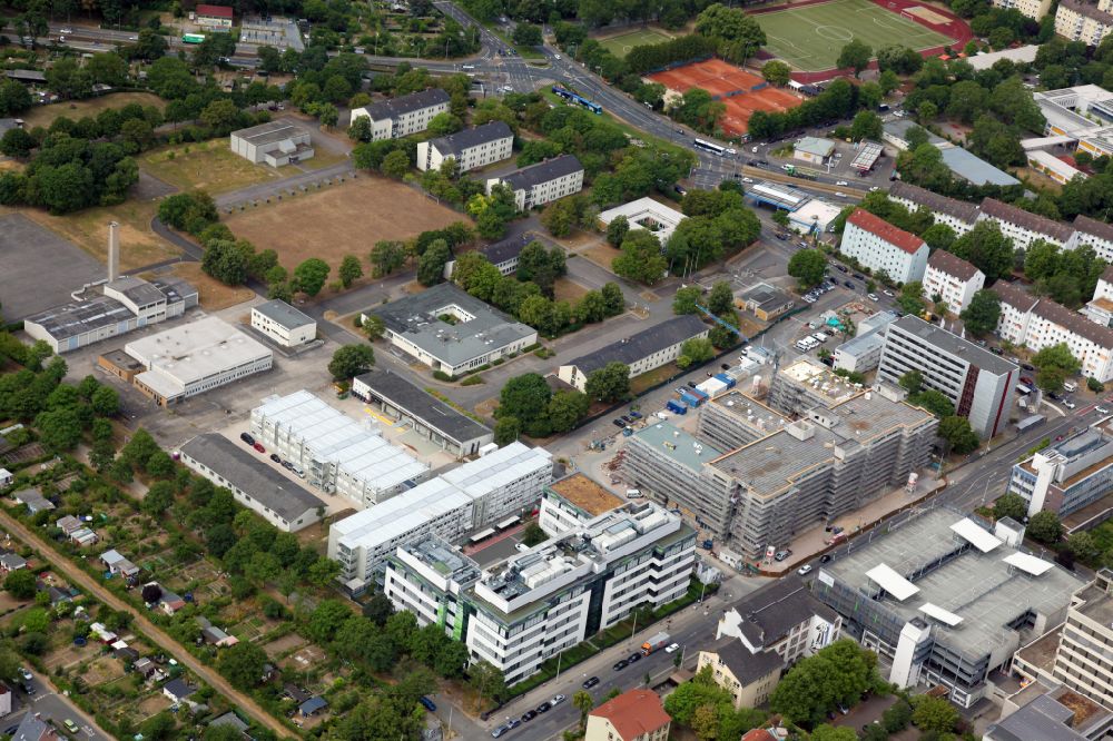 Mainz from above - Extension construction site at the research building and office complex of the company Biontech on the former site of the General Feldzeugmeister barracks on street An der Goldgrube in Mainz in the state of Rhineland-Palatinate