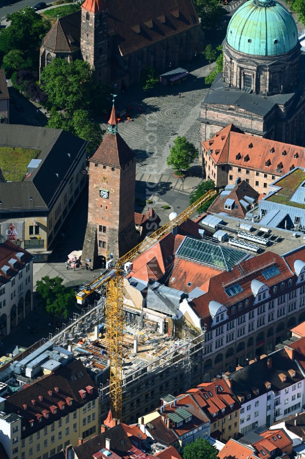 Nürnberg from the bird's eye view: Revitalization and expansion construction at the building complex of the shopping center of Woehrl AG in the district Altstadt - Sankt Lorenz in Nuremberg in the state Bavaria, Germany