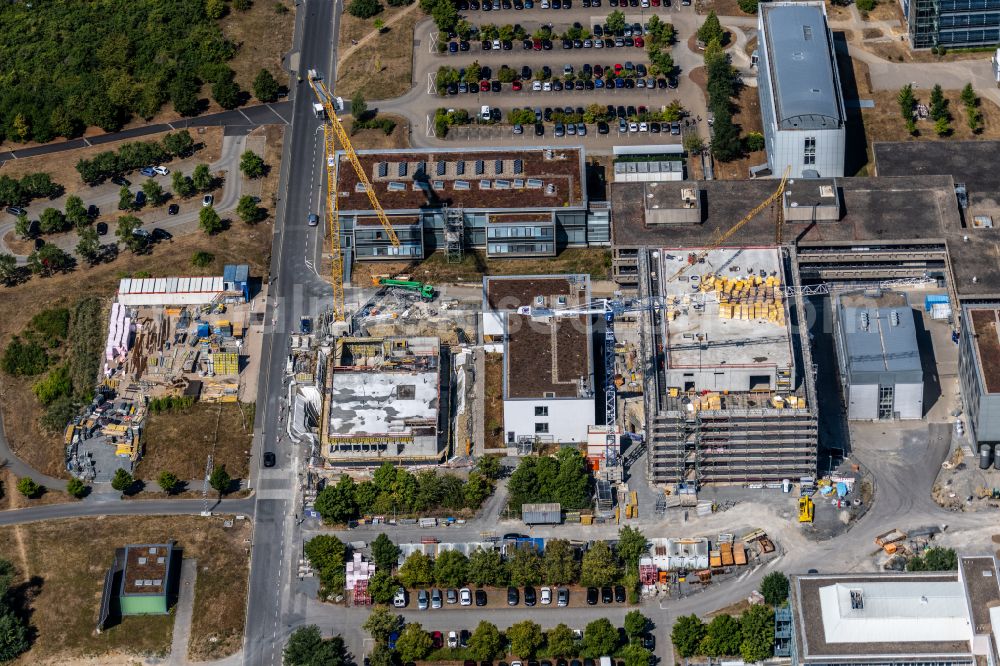Aerial image Würzburg - Extension of new building site at the building complex of the institute Center for Nanosystems Chemistry on street Theodor-Boveri-Weg in the district Frauenland in Wuerzburg in the state Bavaria, Germany