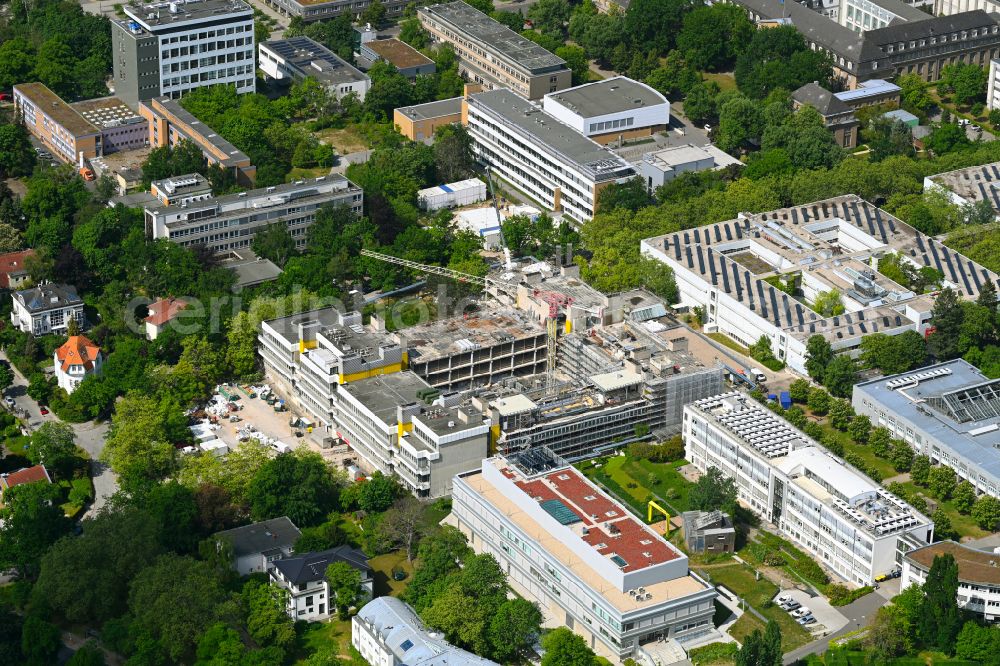 Aerial photograph Berlin - Extension new construction site at the building complex of the Institute for Chemistry and Biochemistry - Organic and Physical Chemistry on the campus of the Free University of Berlin on Takustrasse in the district Dahlem in Berlin, Germany