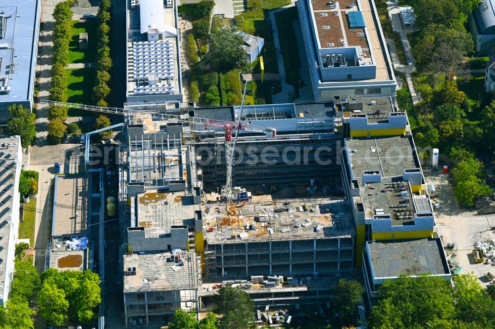Aerial image Berlin - Extension new construction site at the building complex of the Institute for Chemistry and Biochemistry - Organic and Physical Chemistry on the campus of the Free University of Berlin on Takustrasse in the district Dahlem in Berlin, Germany