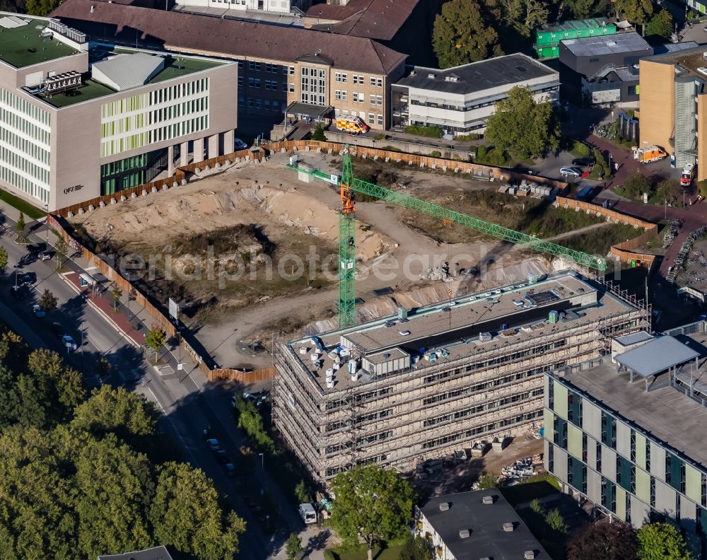 Kiel from above - Construction site for a new extension to the hospital grounds Universitaetsklinikum Schleswig-Holstein in the district Ravensberg on street Feldstrasse in Kiel in the state Schleswig-Holstein, Germany