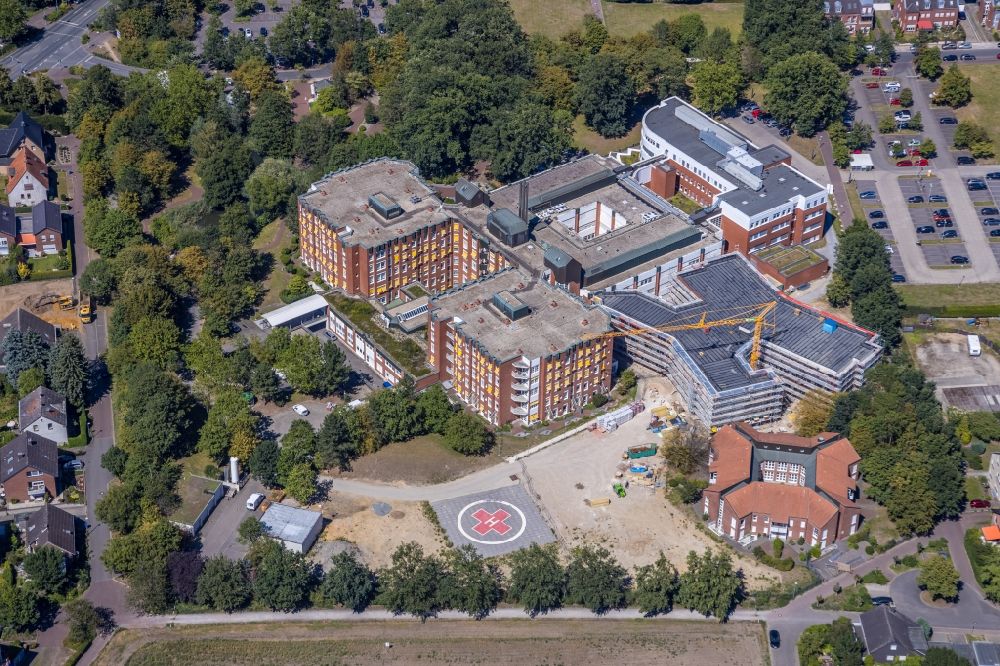 Aerial photograph Dorsten - Construction site for a new extension to the hospital grounds St Elisabeth-Krankenhaus Dorsten in the district Hardt in Dorsten in the state North Rhine-Westphalia, Germany