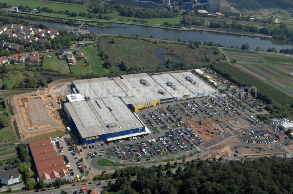 Aerial image Saarlouis - Lisdorf - Blick auf die Erweiterungsbaustelle am IKEA Einrichtungshaus Saarlouis - Lisdorf. The Extension site at IKEA store in Saarlouis.