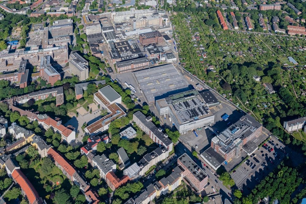 Aerial photograph Hamburg - Construction site on building and production halls on the premises of Beiersdorf AG on Troplowitzstrasse in Hamburg, Germany