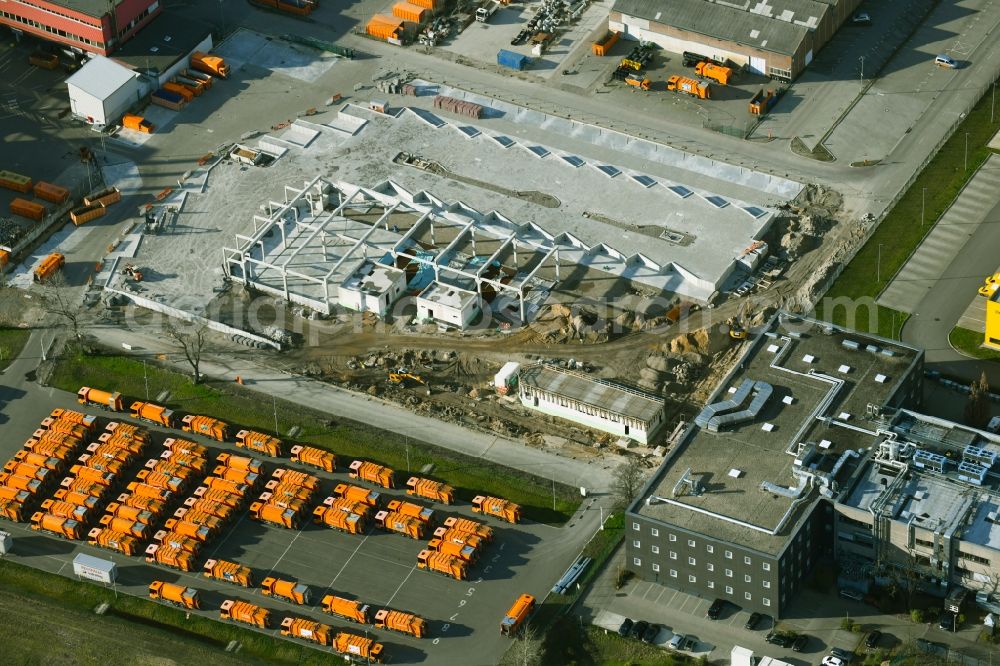 Berlin from the bird's eye view: Construction site on building and production halls on the premises of Berliner Stadtreinigungsbetriebe on Gradestrasse in the district Britz in Berlin, Germany
