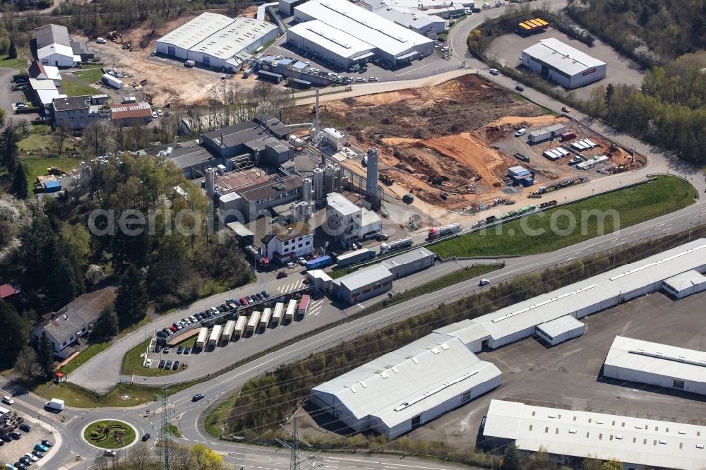 Bexbach from above - Construction site on building and production halls on the premises Fuchs & Hoffmann in the district Frankenholz in Bexbach in the state Saarland, Germany