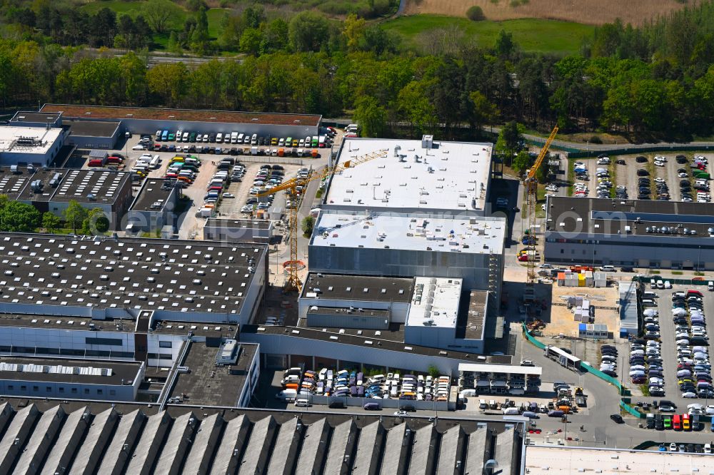 Aerial image Wolfsburg - Construction site on building and production halls on the premises of VW Volkawagen AG on street VW-Strasse in the district Sandkamp in Wolfsburg in the state Lower Saxony, Germany