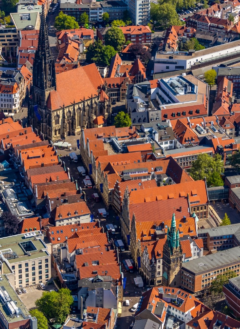 Münster from above - Half-timbered house and multi-family house- residential area in the old town area and inner city center on Prinzipalmarkt in the district Altstadt in Muenster in the state North Rhine-Westphalia, Germany