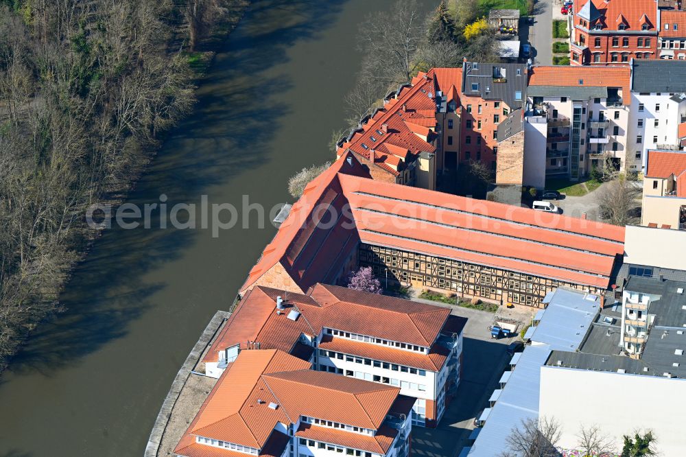 Aerial image Halle (Saale) - Half-timbered house on Ankerstrasse on the river Saale in the district Noerdliche Innenstadt in Halle (Saale) in the state Saxony-Anhalt, Germany