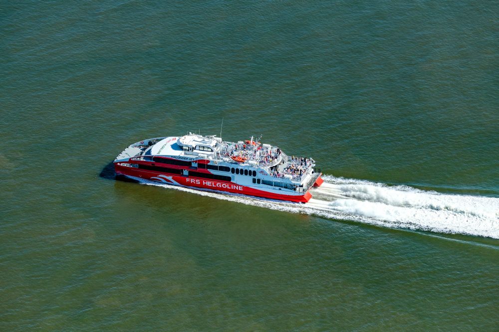 Aerial photograph Cuxhaven - Ride a ferry ship on the North Sea in Cuxhaven Halunderjet in the state Lower Saxony