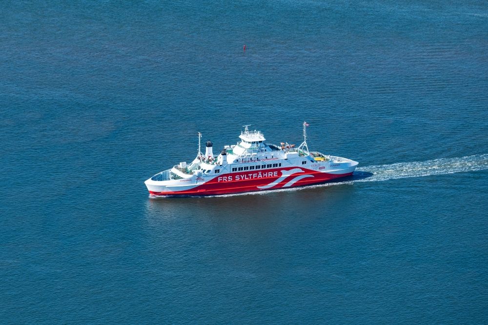 Aerial photograph List - Ride a ferry ship Limassol in List at the island Sylt in the state Schleswig-Holstein, Germany