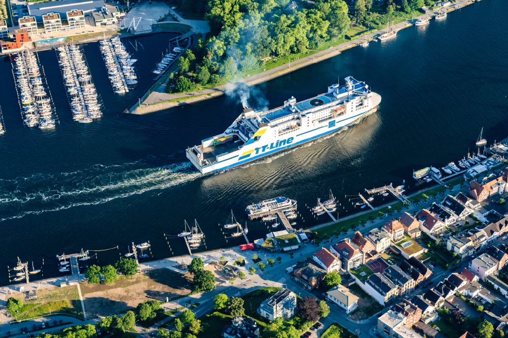 Aerial photograph Lübeck - Ride a ferry ship der TT-Line auf of Trave in Travemuende at the baltic coast in the state Schleswig-Holstein, Germany
