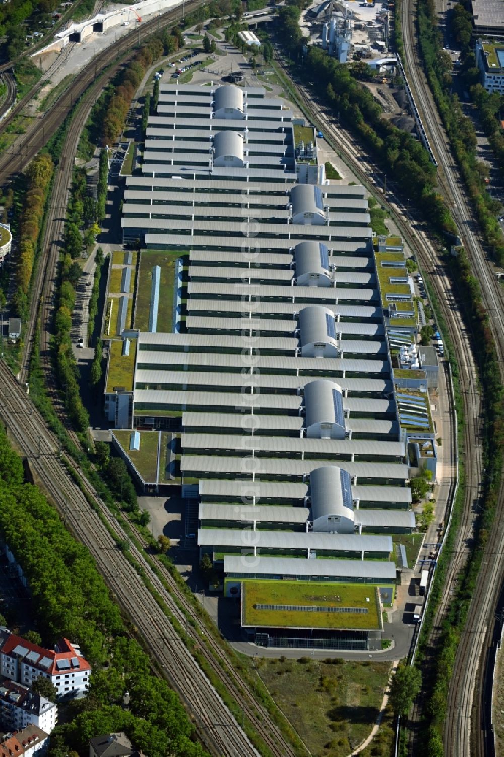 Aerial photograph Stuttgart - Buildings and production halls on the vehicle construction site Mercedes-Benz Motorenwerk in the district Cannstatt in Stuttgart in the state Baden-Wuerttemberg, Germany