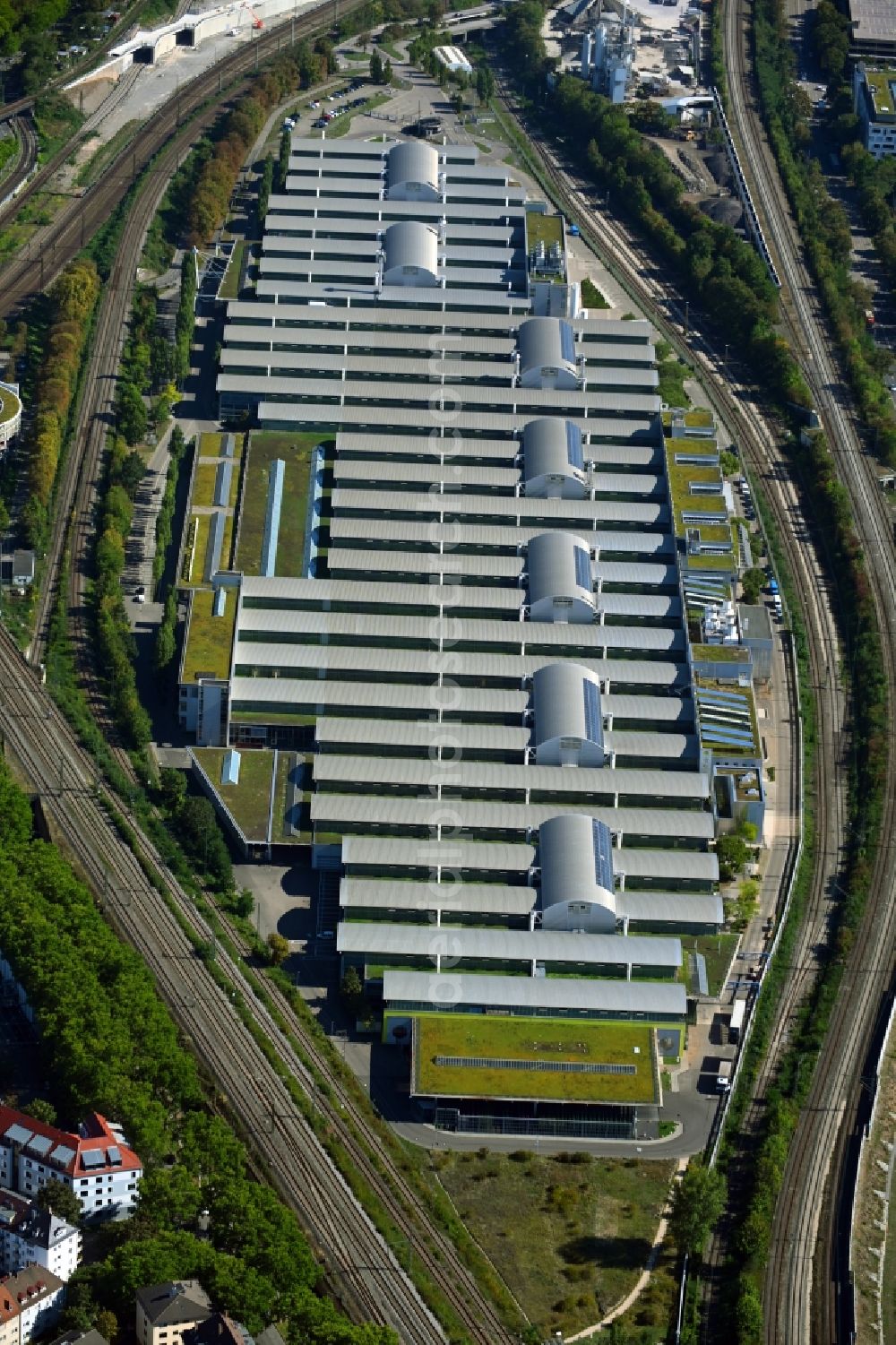 Stuttgart from above - Buildings and production halls on the vehicle construction site Mercedes-Benz Motorenwerk in the district Cannstatt in Stuttgart in the state Baden-Wuerttemberg, Germany