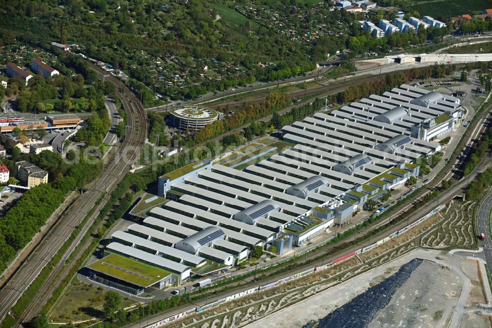 Stuttgart from the bird's eye view: Buildings and production halls on the vehicle construction site Mercedes-Benz Motorenwerk in the district Cannstatt in Stuttgart in the state Baden-Wuerttemberg, Germany